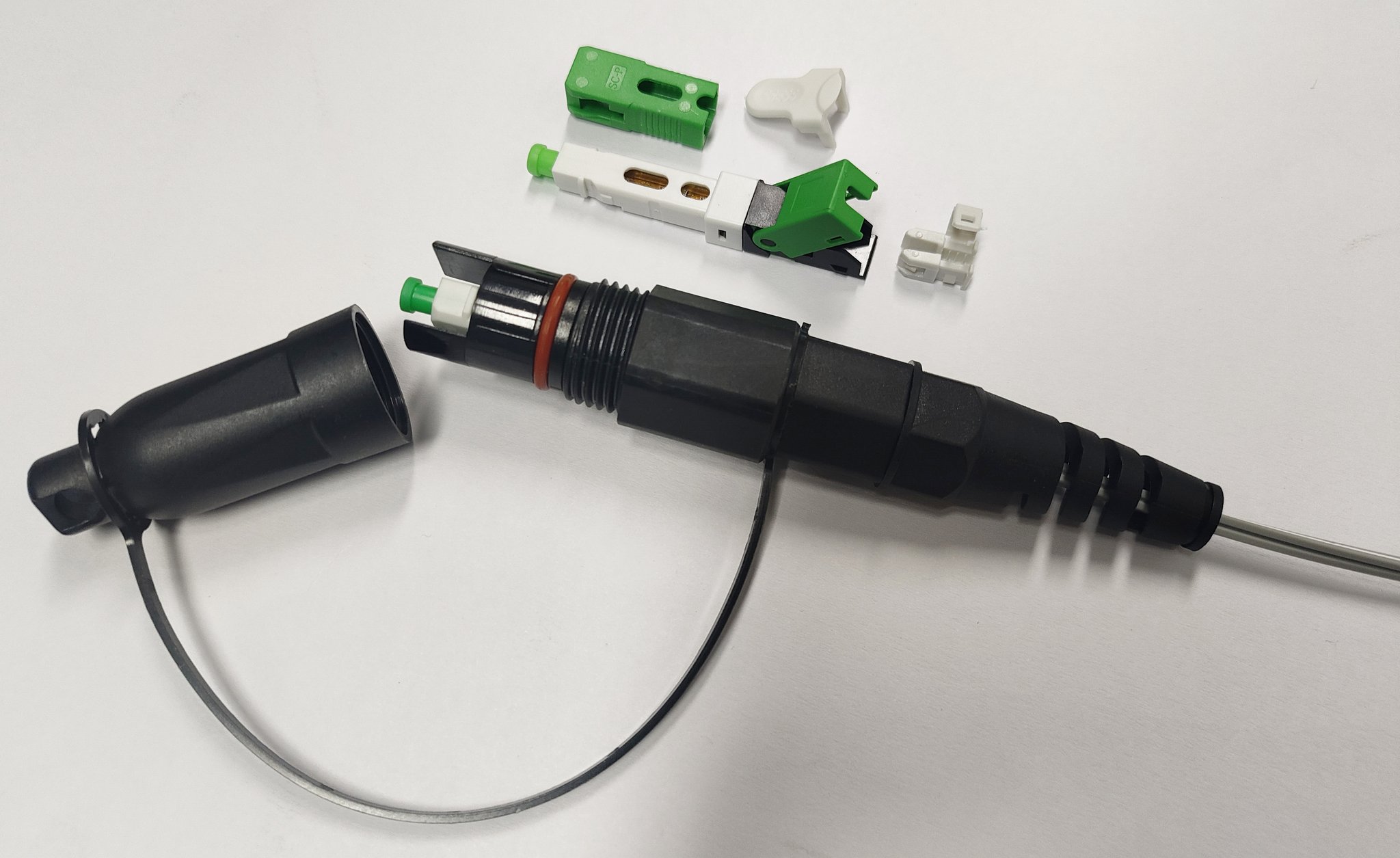 Cómo instalar conectores OptiTap en campo